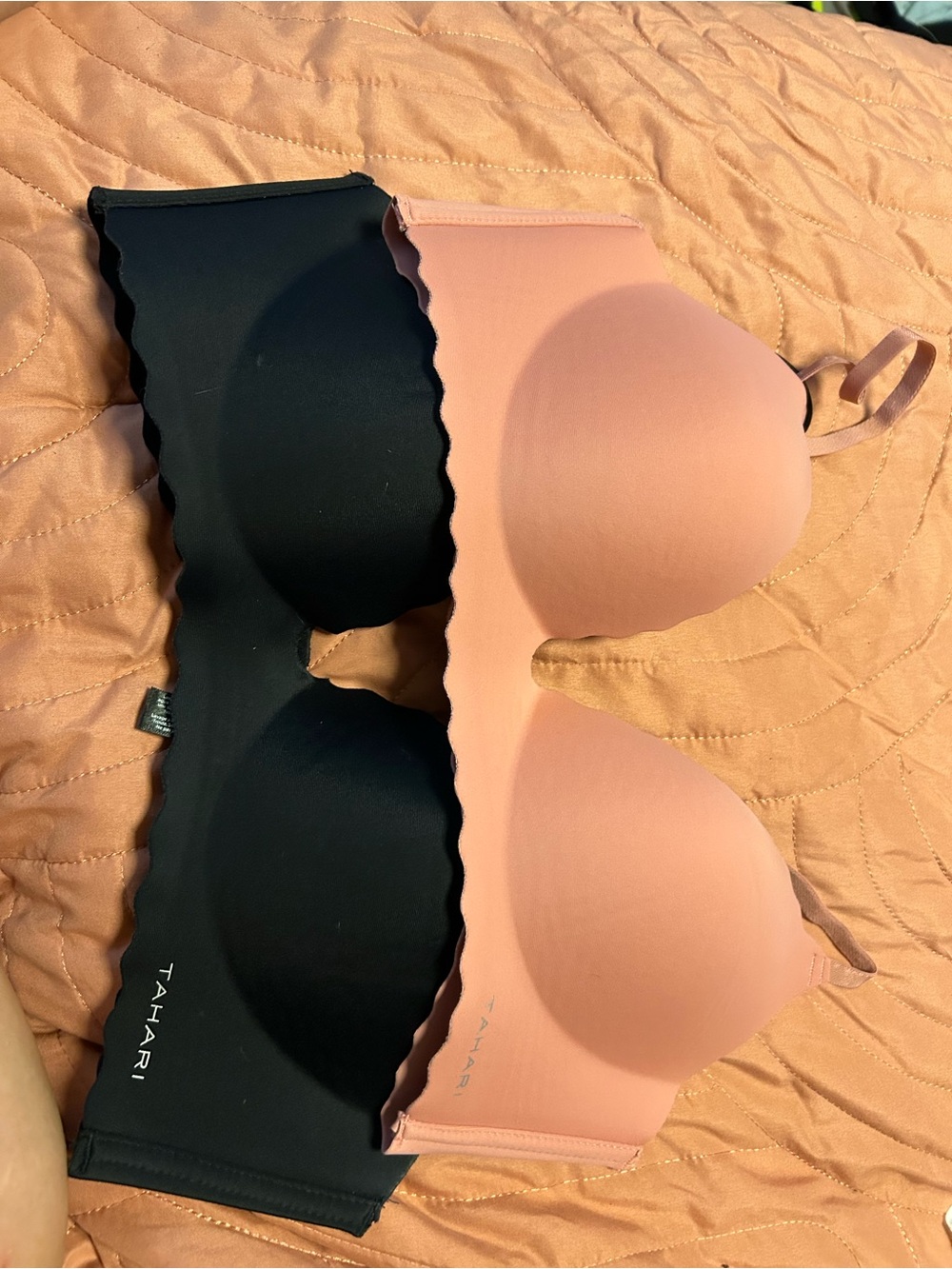 2/50$🔥3 Tahari Two-Tone Seamless Scalloped Edge Push-Up Bra - Black & Blush Pink